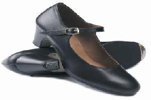 INTERMEZZO ZAPATO FLAMENCO NEGRO CON CLAVOS TALLA 37